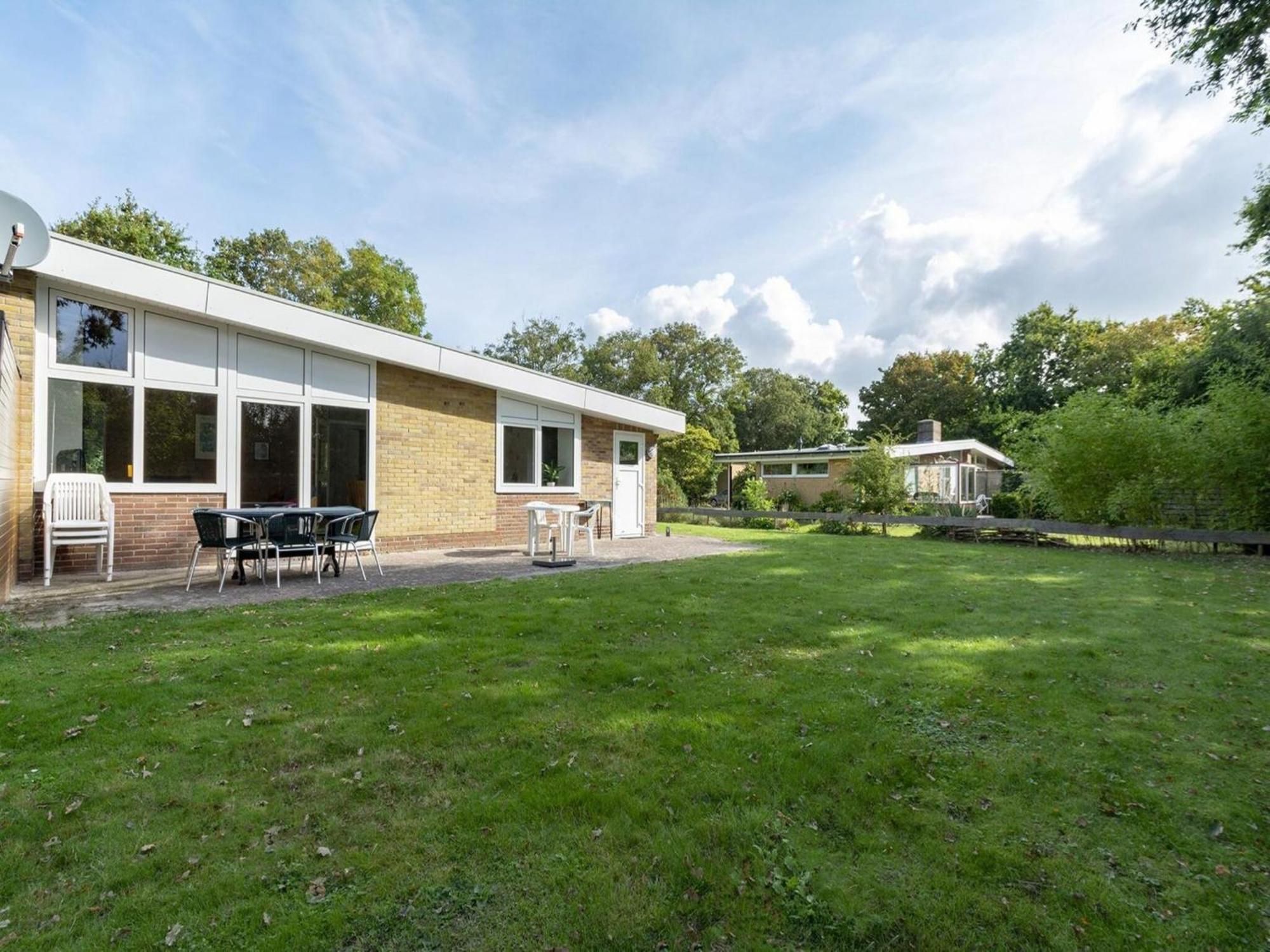 Stylish Beachside Bungalow With Patio Sint Maartensvlotbrug Zewnętrze zdjęcie