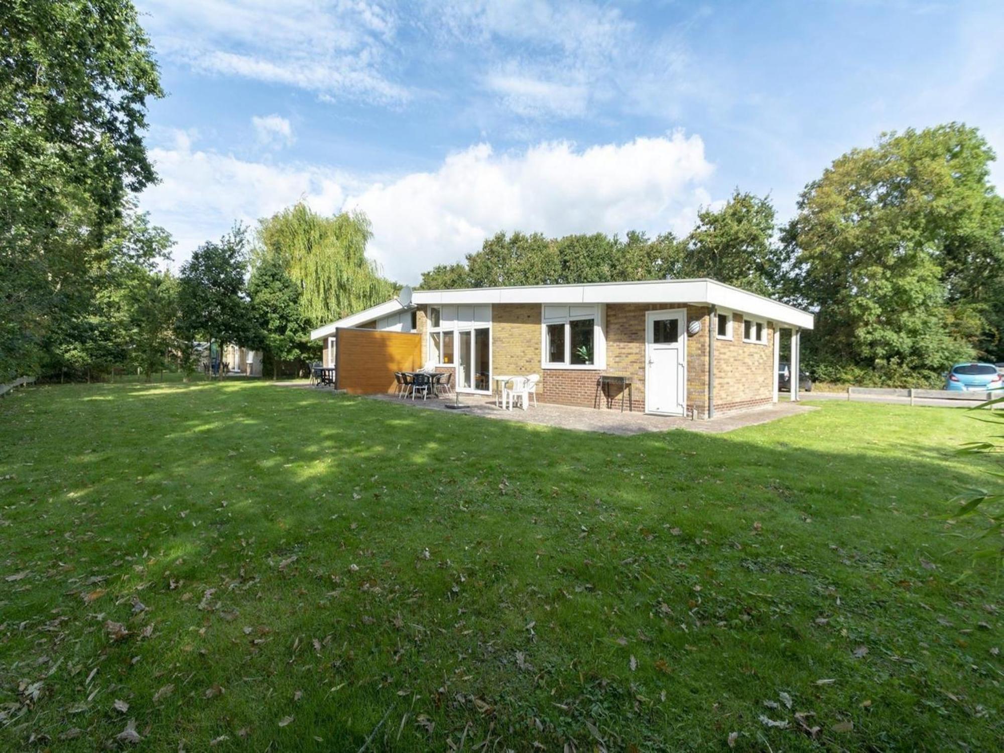 Stylish Beachside Bungalow With Patio Sint Maartensvlotbrug Zewnętrze zdjęcie
