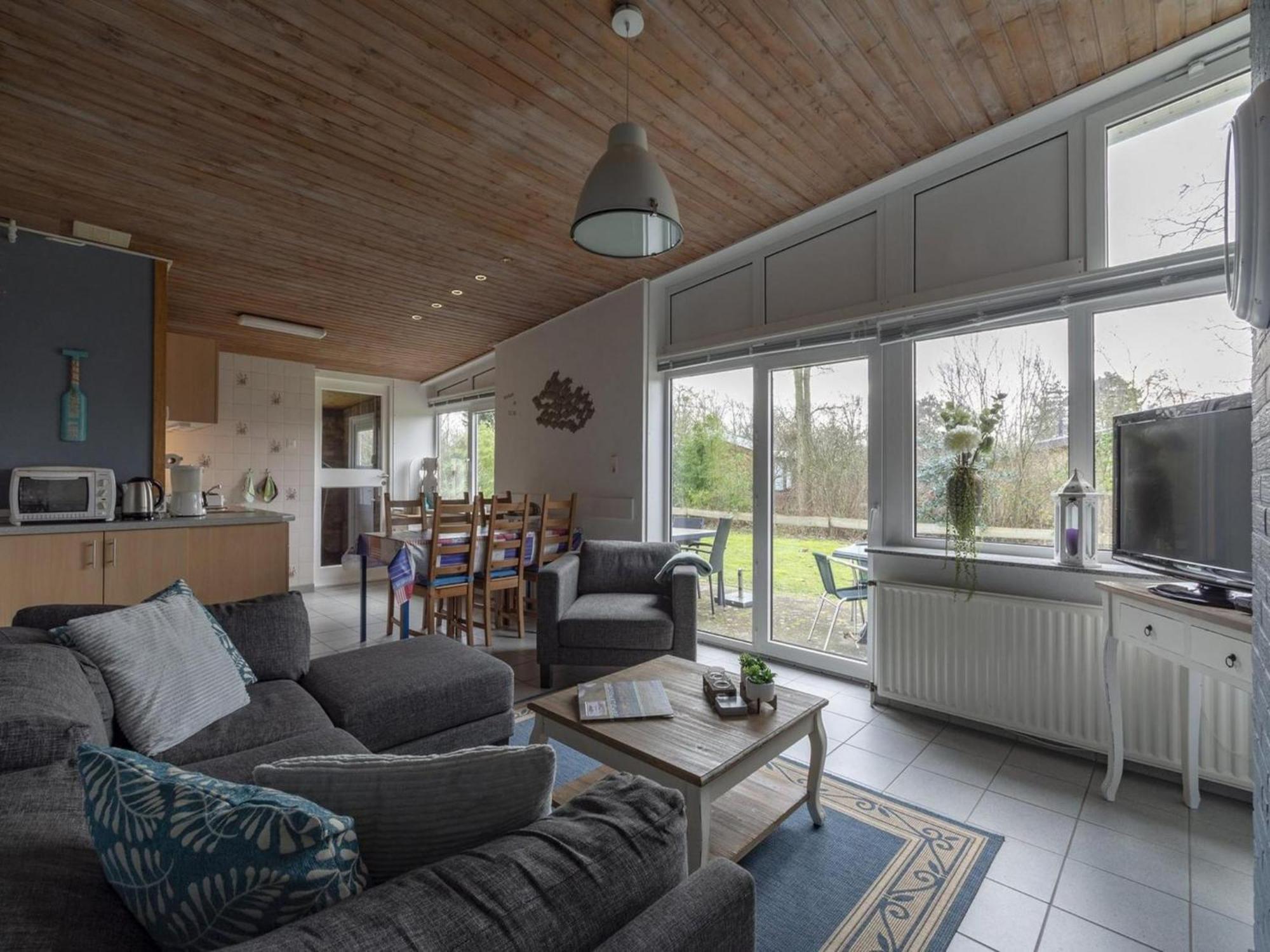Stylish Beachside Bungalow With Patio Sint Maartensvlotbrug Zewnętrze zdjęcie