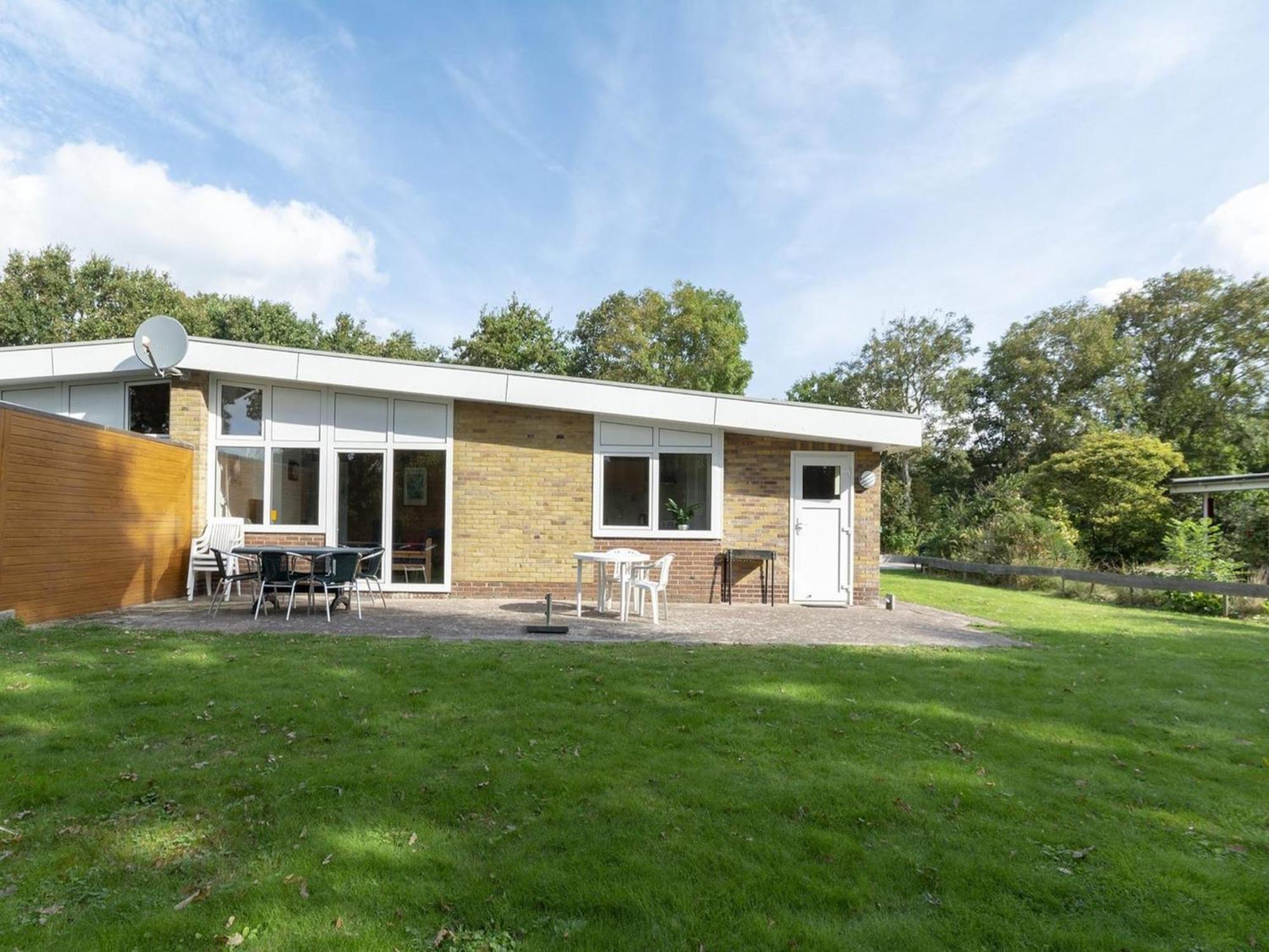 Stylish Beachside Bungalow With Patio Sint Maartensvlotbrug Zewnętrze zdjęcie